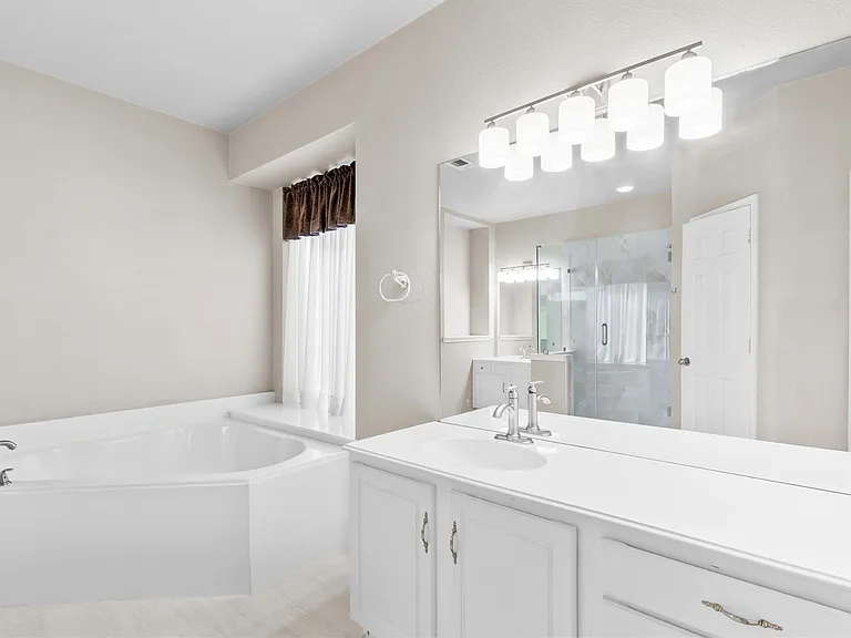 11650 Cape Royal Ln — Photo 7