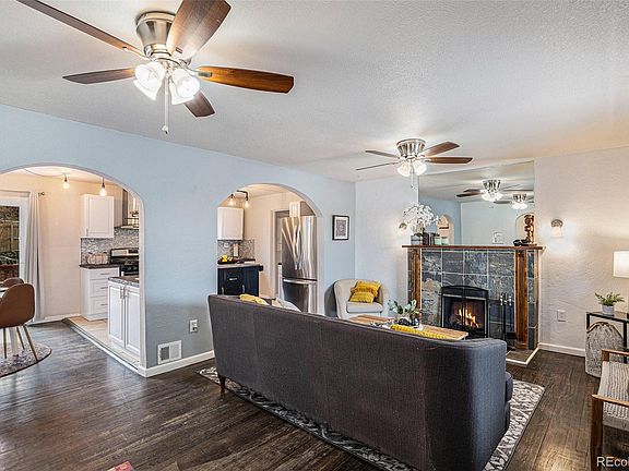 5th image of 105 W Brookside Street