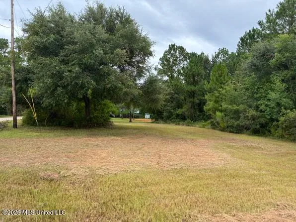345 Poindexter Dr, Pass Christian, MS 39571