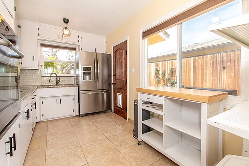 Well Maintained & Bright Detached 2 bed / 1 bath Home In Quiet Neighborhood of North Park - Peak ... Photo 1 Well Maintained & Bright Detached 2 bed / 1 bath Home In Quiet Neighborhood of North Park - Peak ... Photo 1