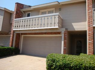 5850 Lake Point Dr, Arlington, TX 76016