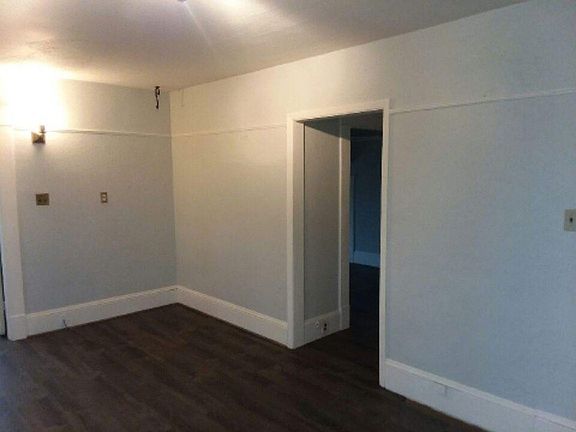 5th image of 537 High St APT 4