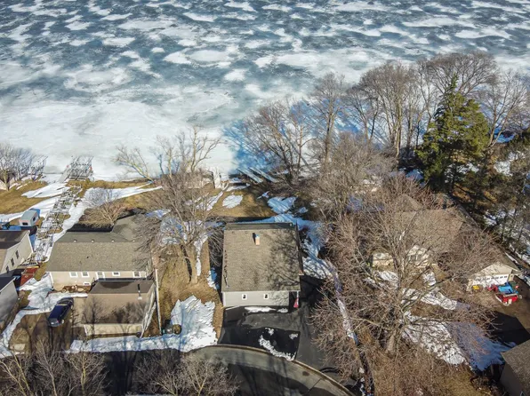 2050 Lake View Dr, Jordan, MN 55352