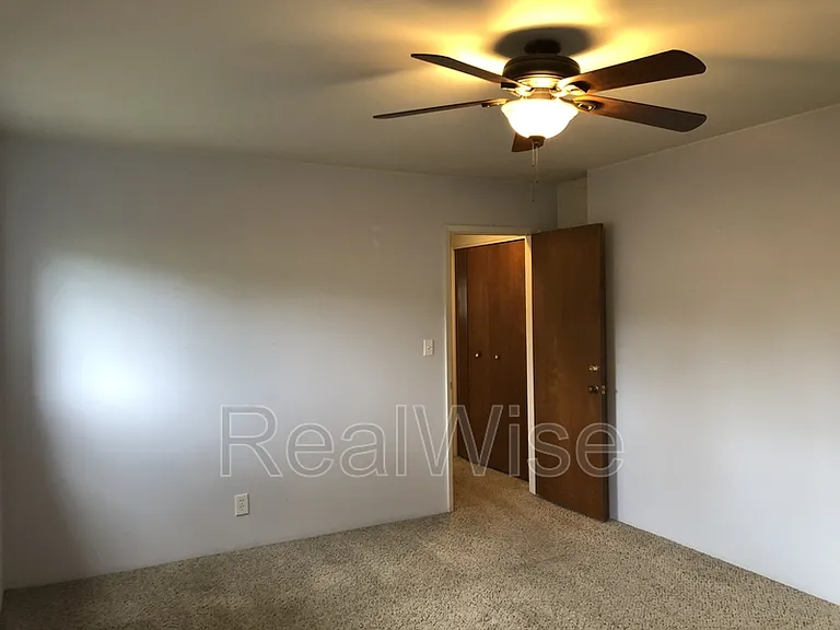 710 NW Midland Ave — Photo 25