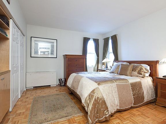55 Poplar Street bedroom