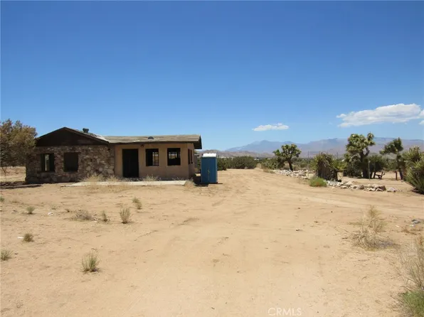 8626 La Contenta Rd, Yucca Valley, CA 92284