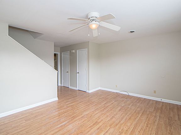 3rd image of 814F Golfview Pl #F