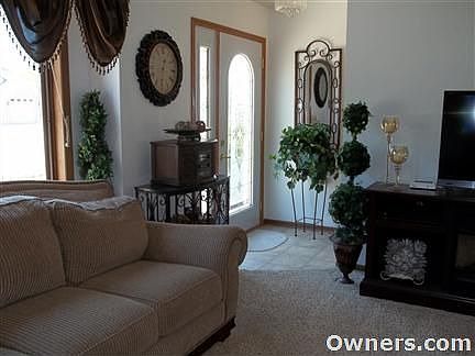 Entryway into livingroom