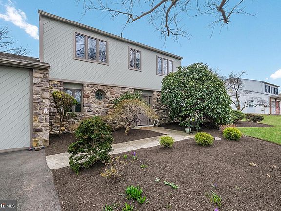 5th image of 70 Poplar Dr