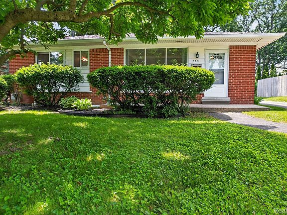 3rd image of 1811 Avondale Ave