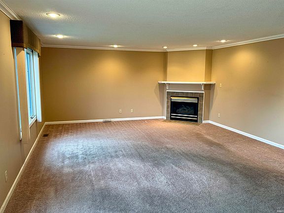 3rd image of 4703 E Heritage Cir