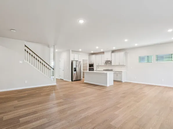 Johnson Plan, Oak Manor - Signature Series