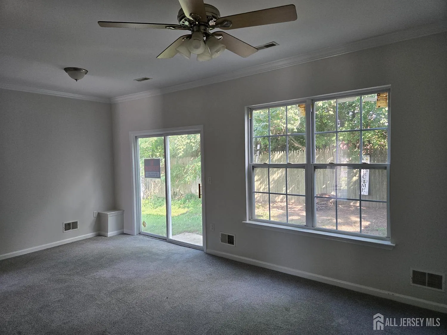 3 bed, 2.5 bath, 1600 sqft, $3,000 — Photo 2