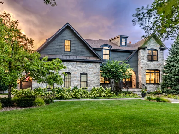 686 Buena Vista Dr, Glen Ellyn, IL 60137