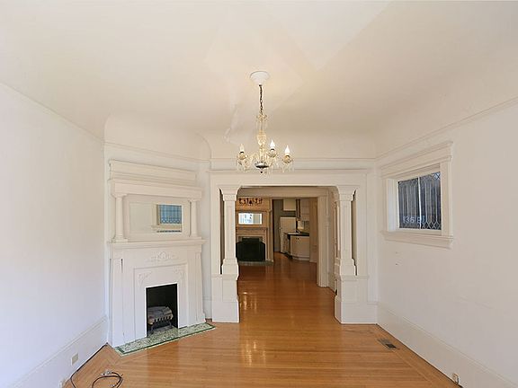 3rd image of 136B Downey St