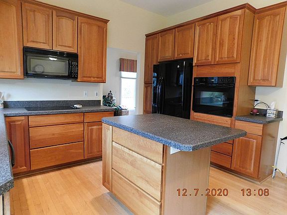 3rd image of 1073 Eagle Nest Dr #1