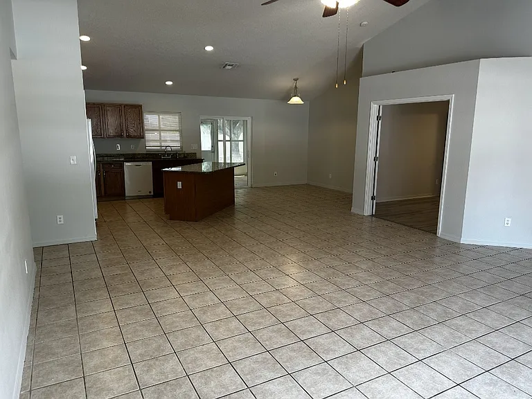 1138 Stratton Ave — Photo 6