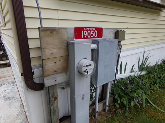 2nd image of 12041 Scheuer Ln