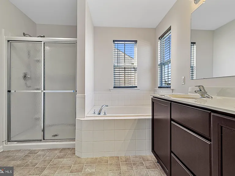 605 Socrates St — Photo 20
