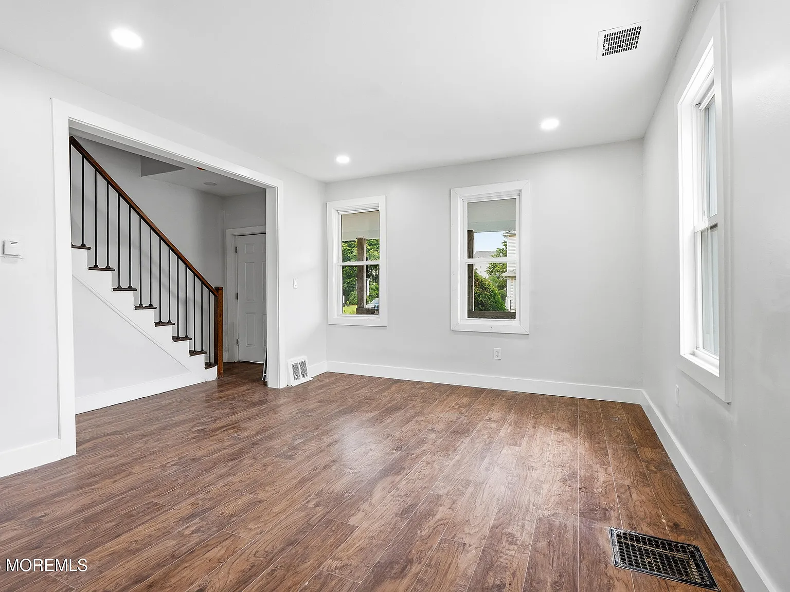 4 bed, 1.5 bath, 1304 sqft, $3,950 — Photo 4