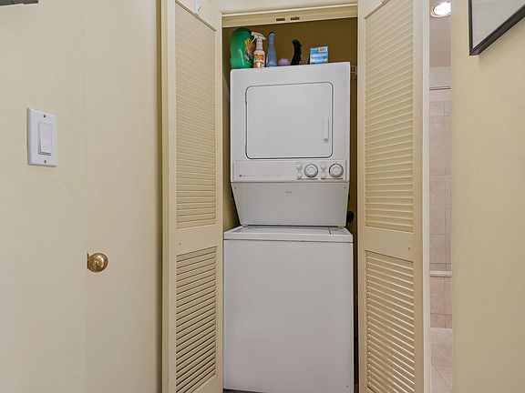 3rd image of 107 Por La Mar Cir