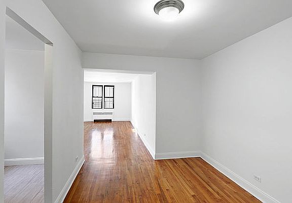 2nd image of 930 Sheridan Ave APT 7G