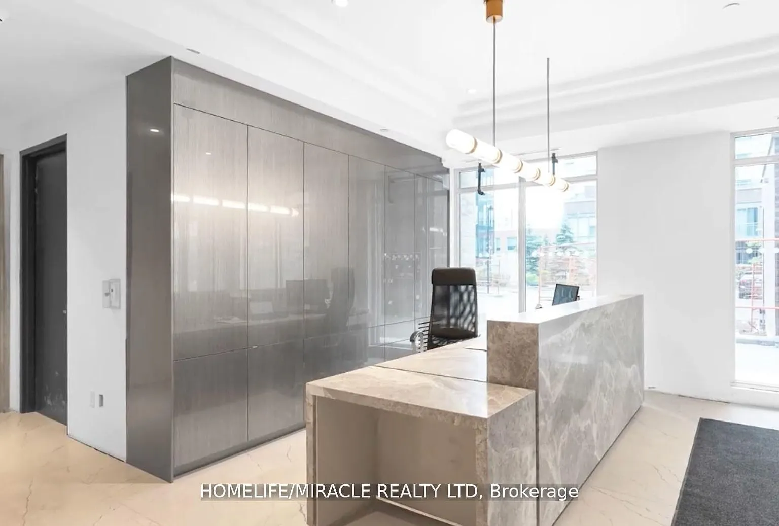 Young Condos — Photo 2