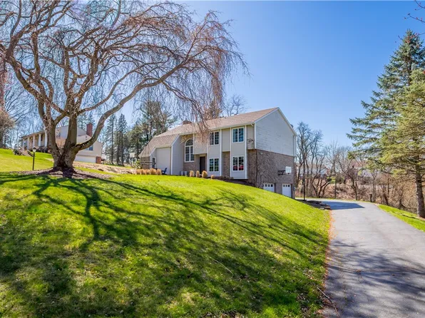 1574 Tiffany Dr, Pittsburgh, PA 15241