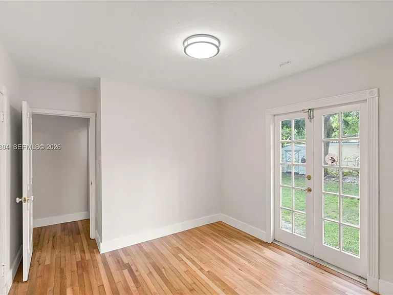 1431 Algeria Ave — Photo 18