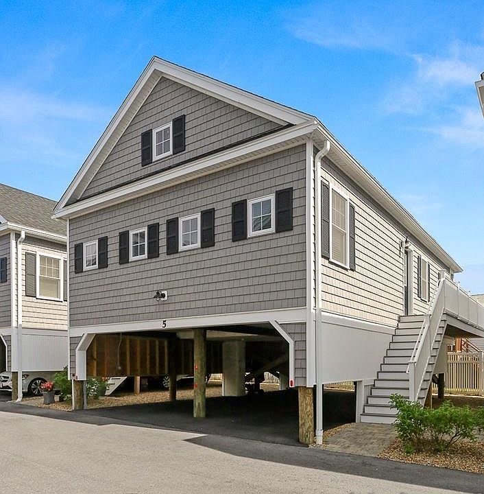 exterior entrance and side deck