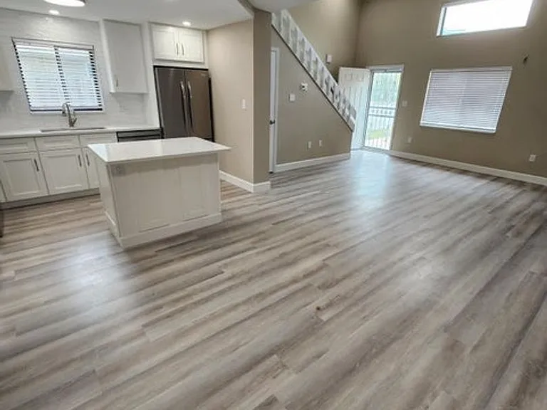 304 Wilson Ave — Photo 11