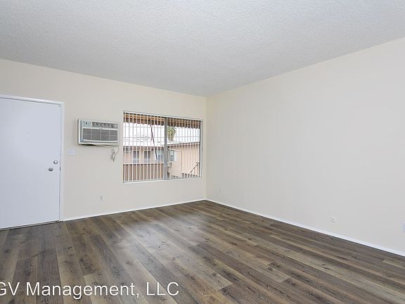 3rd image of 215 E Live Oak St APT N