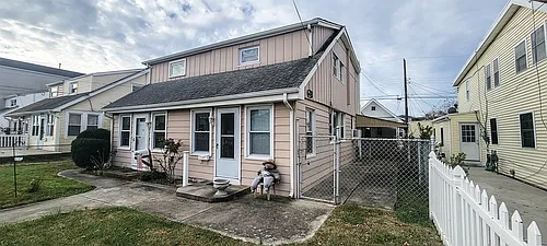 568 N Trenton Ave Photo 1