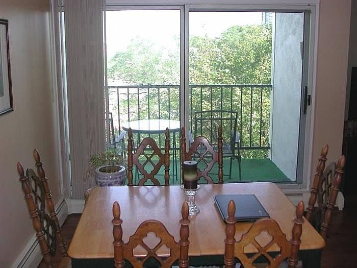 Dining to Balcony