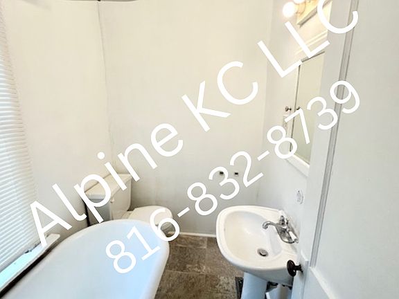3rd image of 631 S Fuller Ave APT 1