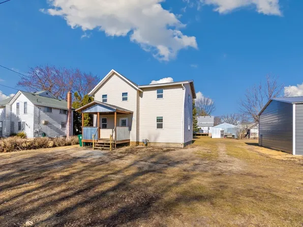 32 W Old Mill St, Milledgeville, IL 61051