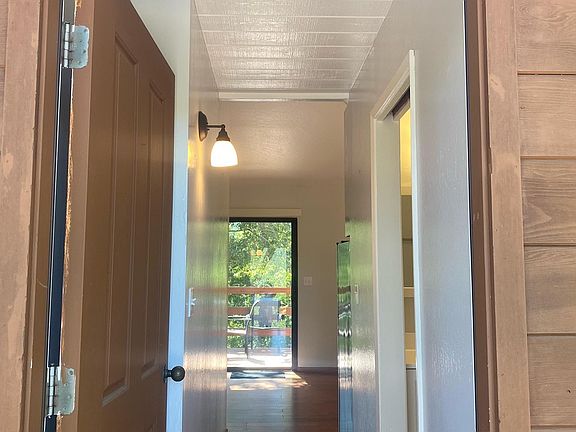 3rd image of 860 Avocado Ln
