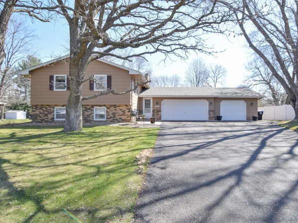 3922 10th Ave, Anoka, MN 55303