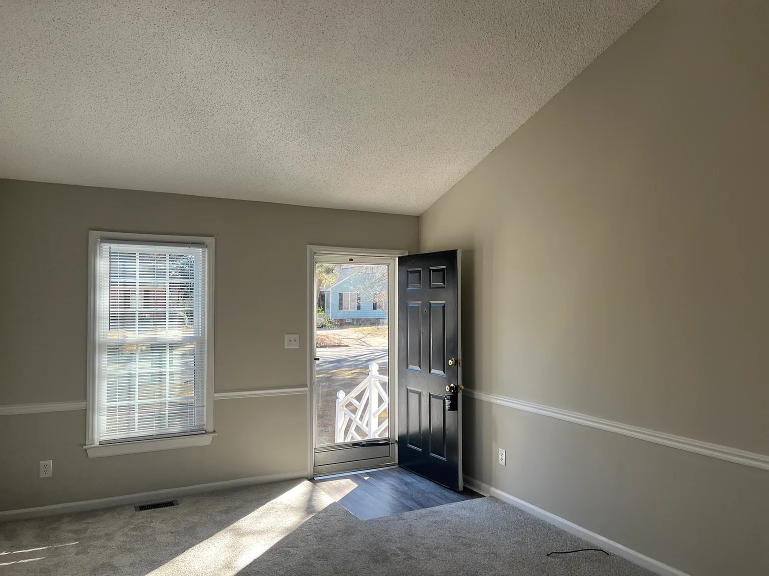 2 bed, 950 sqft, $1,095 — Photo 3