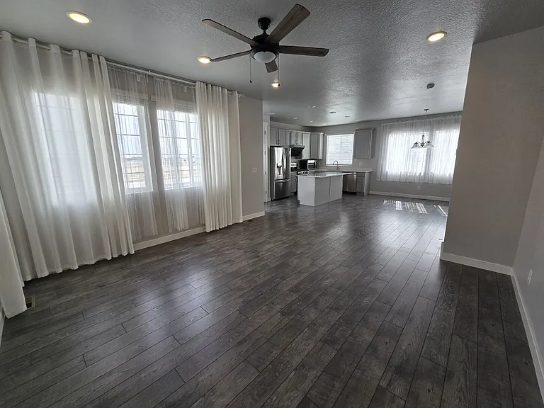 3347 W Lazy J Ln — Photo 5