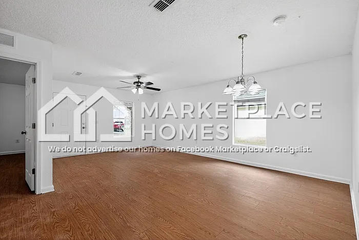 4 bed, 2.0 bath, 1404 sqft, $1,512 — Photo 3