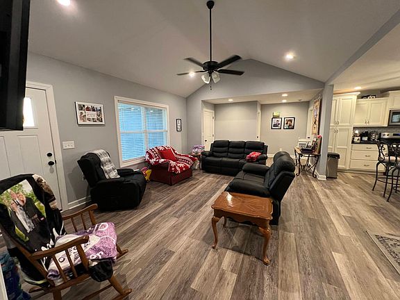 3rd image of 1532 Chandlers Rd