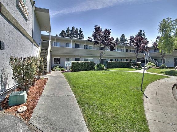 5th image of 3670 Peacock Ct APT 26