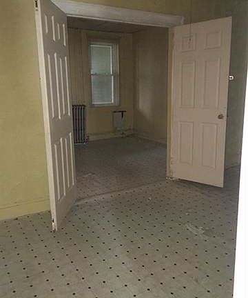 3rd image of 44 Jewett Ave