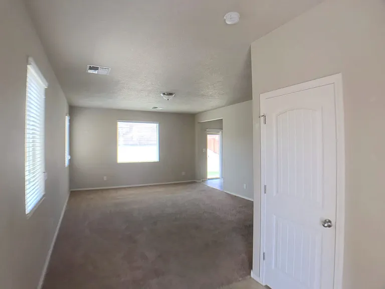 3916 Dynamite Rd NE — Photo 4