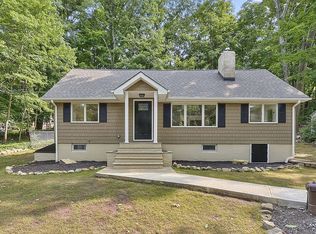 65 Breakneck Rd, Highland Lakes, NJ 07422