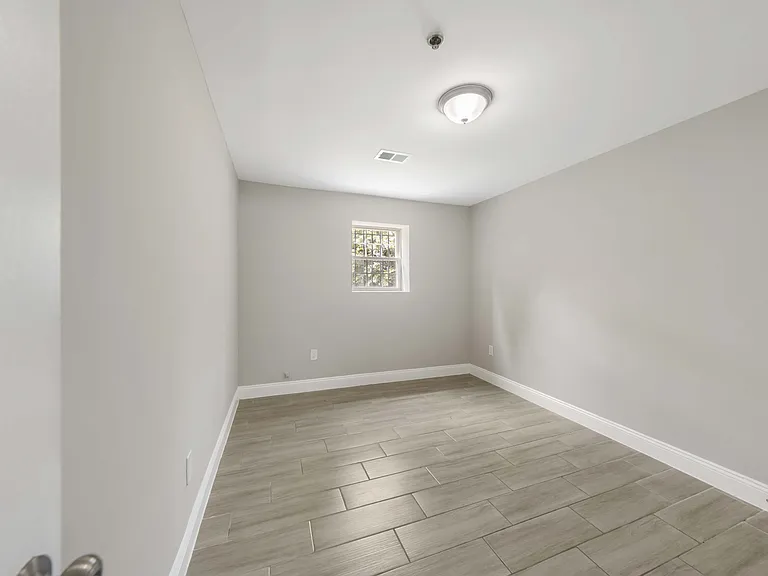26-28 Avon Avenue - Ground Floor — Photo 7