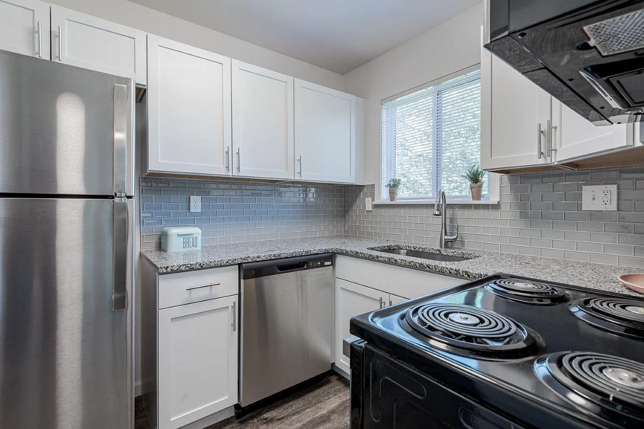 Penbrooke Meadows Apartment Homes — Photo 2