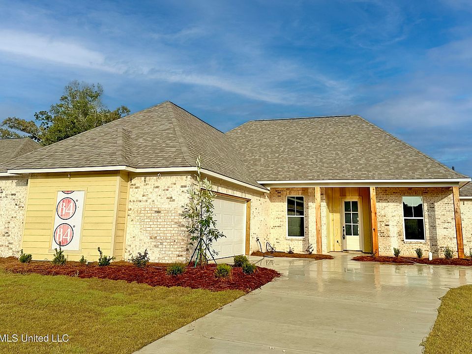 1st image of 304 Tremont Dr