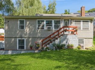 25 Tamarack Rd, Rocky Point, NY 11778